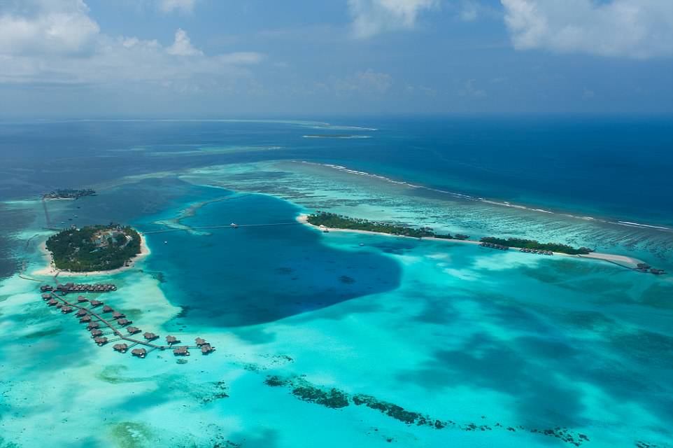 المالديف ستبنى أول فيلا تحت الماء في العالم