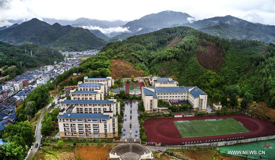 التغيرات العظيمة في إحد المدارس الثانوية في مقاطعة سيتشوان