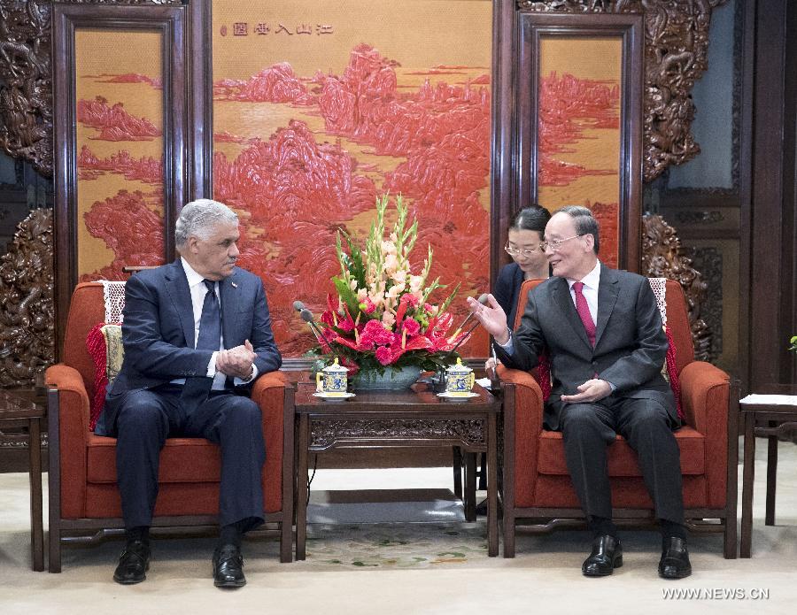 نائب الرئيس الصيني يلتقي بوزير خارجية دومنيكان
