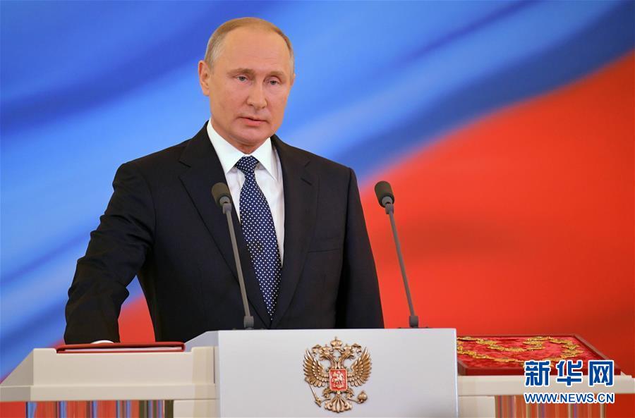 عاجل: بوتين يؤدي اليمين الدستورية رئيسيا لروسيا