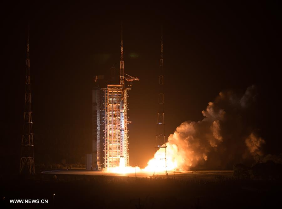 الصين تطلق قمرا اصطناعيا جديدا للرقابة البيئية