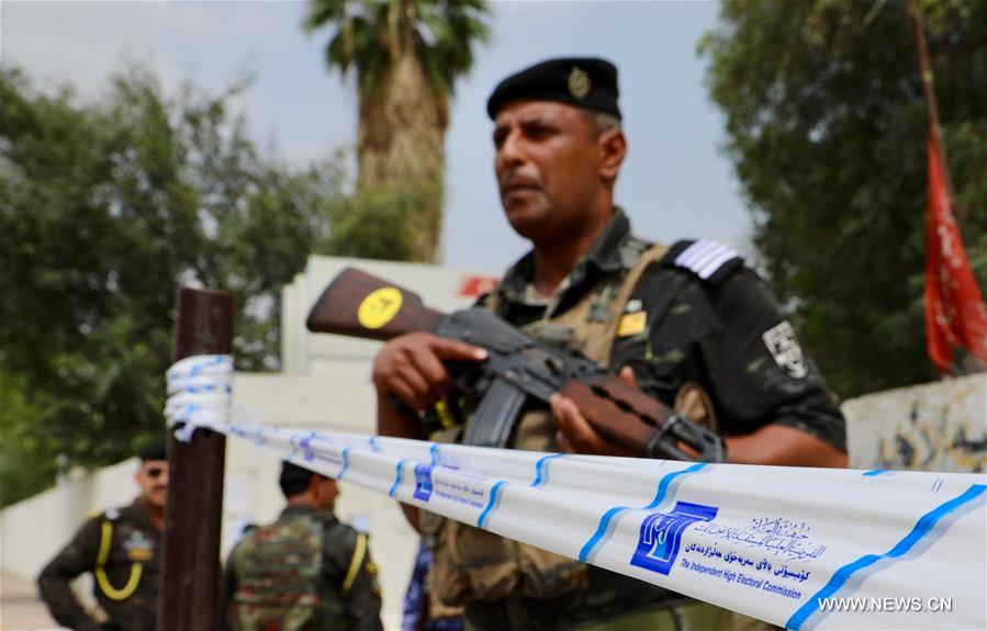 القوات الأمنية العراقية تشدد من إجراءاتها الأمنية قبيل انطلاق الانتخابات