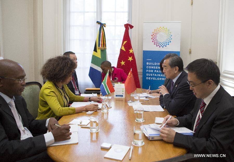 الصين وجنوب افريقيا تتعهدان بتطوير العلاقات