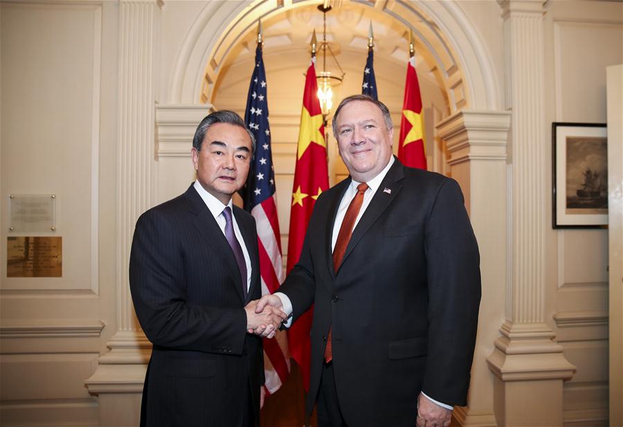 تقرير: وزير الخارجية الصيني يلتقي نظيره الأمريكي