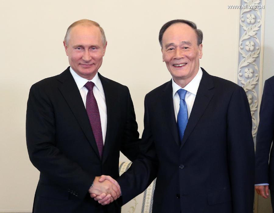 بوتين ونائب الرئيس الصيني يبحثان العلاقات الثنائية