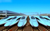 فيديو: الكشف عن قاعدة عملاقة لتصنيع قطارات عالية السرعة في تشينغداو
