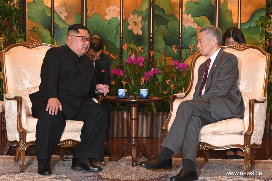رئيس وزراء سنغافورة يلتقي بالزعيم الاعلى لكوريا الديمقراطية