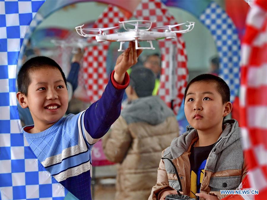 الطائرات بدون طيار الصغيرة تغزو الحياة اليومية للصينيين
