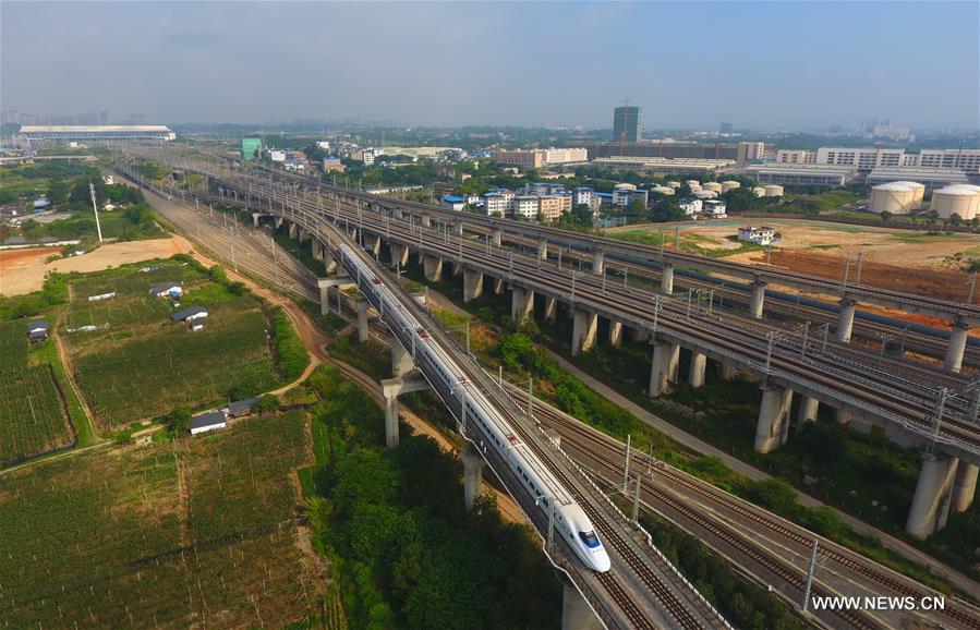 خطوط سكك الحديد في قوانغشي بجنوبي الصين