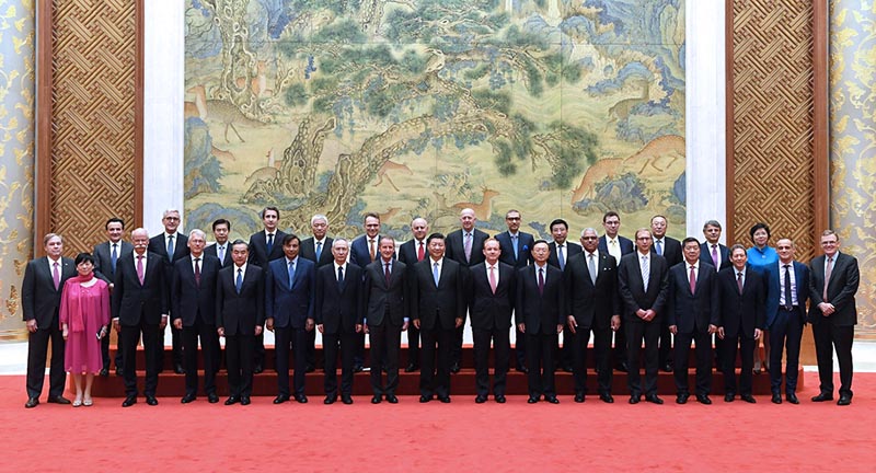 مقالة : الرئيس شي يجتمع مع مديرين تنفيذيين من شركات شهيرة متعددة الجنسيات