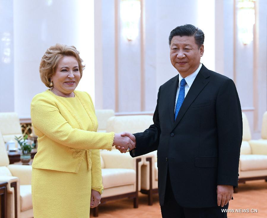 الرئيس الصيني يلتقي برئيسة مجلس الاتحاد الروسي
