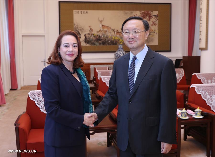 مسئول صيني كبير يجتمع مع الرئيسة المنتخبة للدورة ال73 للجمعية العامة للأمم المتحدة
