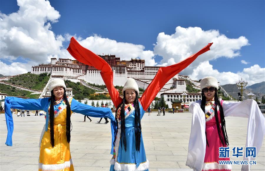 التبت تدخل موسم السياحة في أغسطس