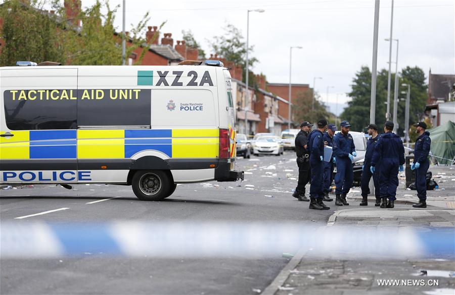 إصابة 10 أشخاص في حادث إطلاق نار ضخم في مدينة مانشستر البريطانية