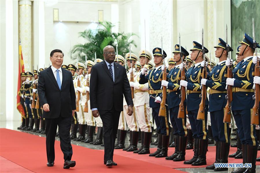 الصين وبوركينا فاسو تتفقان على فتح فصل جديد في التعاون الثنائي الودي 