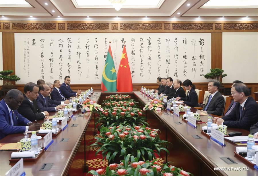 كبير المستشارين السياسيين الصينيين يلتقي رئيس موريتانيا