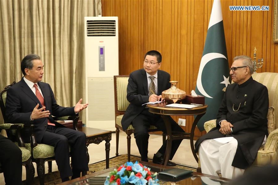 الصين وباكستان تتعهدان بدفع بناء الممر الاقتصادي بينهما والمزيد من تعزيز علاقاتهما