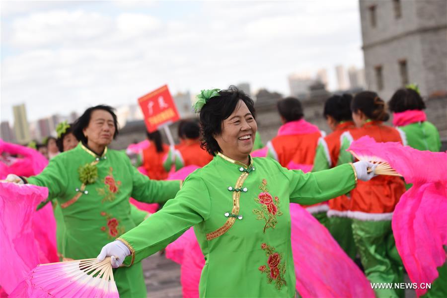 فعالية للرقص تحقق رقما قياسيا عالميا في شانشي شمالي الصين