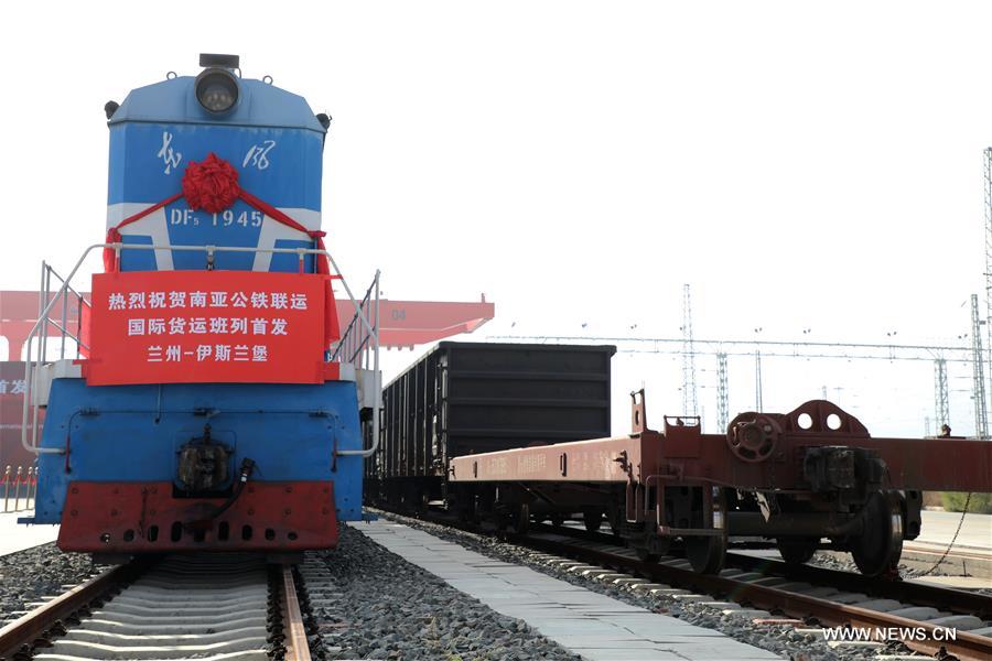 اطلاق خط نقل بضائع بالسكك الحديدية والشحن البري بين الصين وباكستان