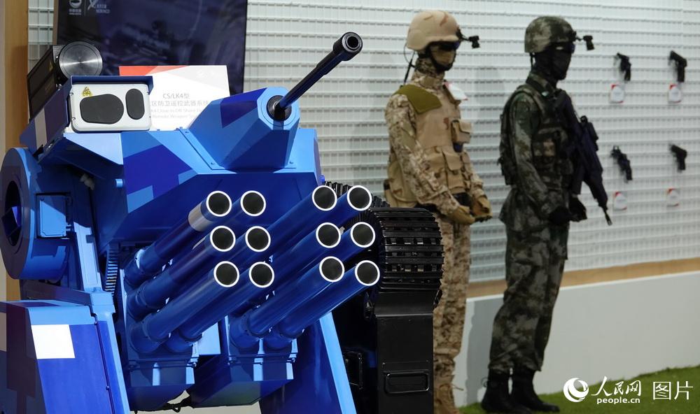بالصور: الأسلحة والمعدات الثقيلة في معرض الصين الدولي للطيران والفضاء