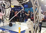 فيديو:روبوت يرقص واخر يلعب كرة الطاولة في معرض الصين الدولي للاستيراد