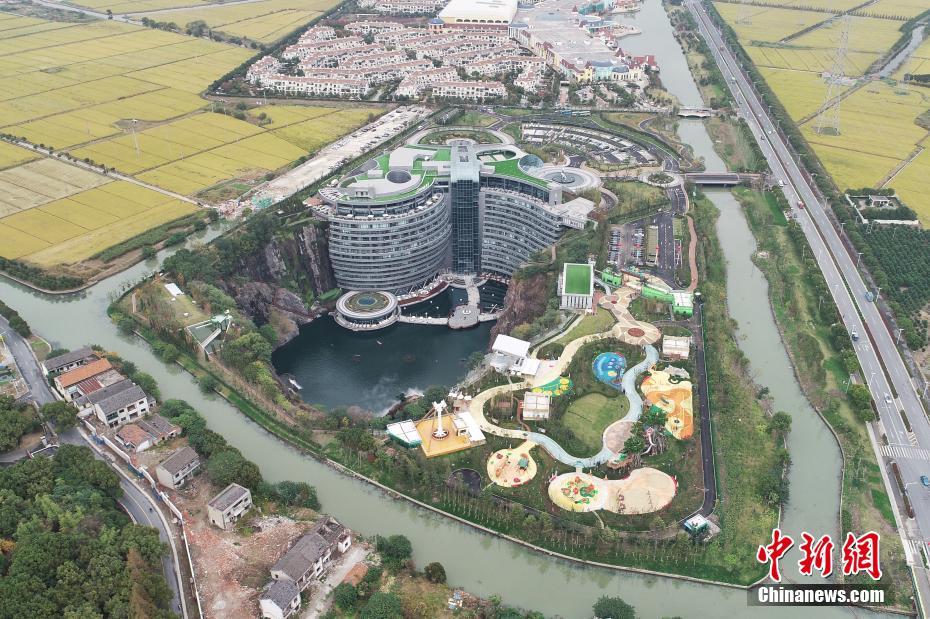 شانغهاي تفتتح أول فندق تحت الأرض في العالم 