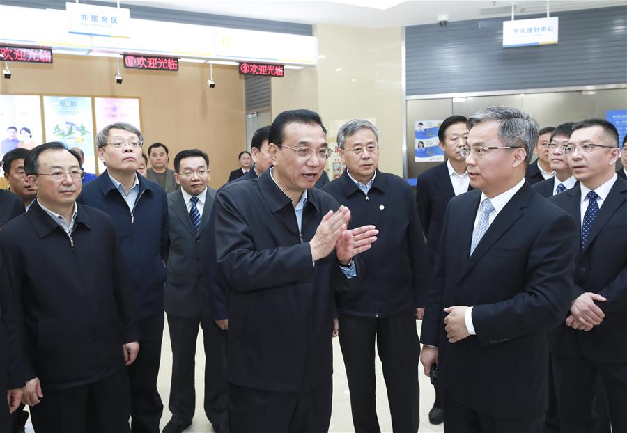 رئيس مجلس الدولة الصيني يشدد على تعزيز حيوية السوق خلال جولة تفقدية في جيانغسو