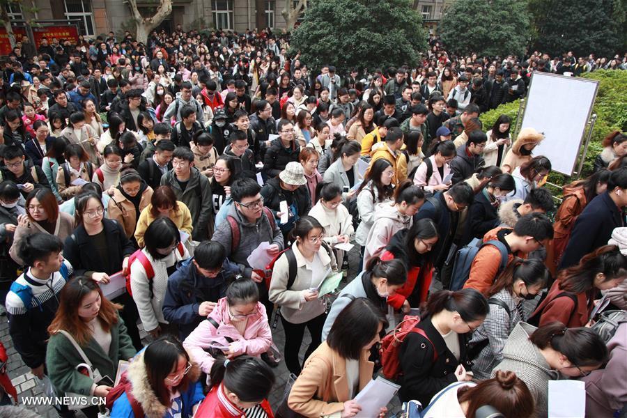 نحو مليون مشارك في امتحان قبول الموظفين الحكوميين في الصين
