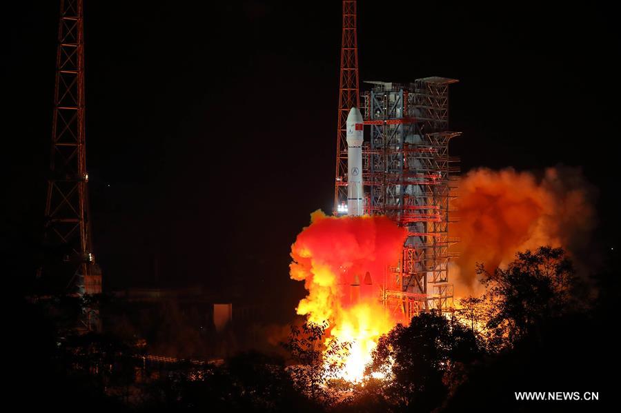 الصين تطلق المسبار القمري 