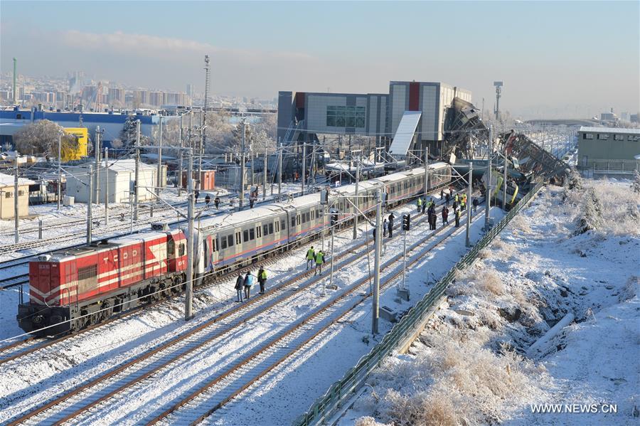 مقتل 9 أشخاص وإصابة 46 آخرين جراء تحطم قطار فائق السرعة في أنقرة