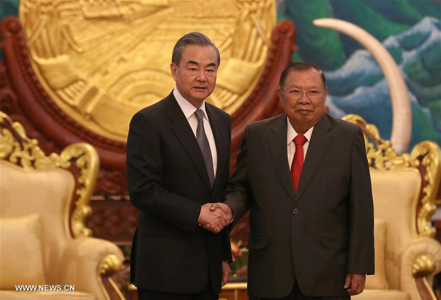 لاوس والصين تتعهدان بزيادة تعزيز التعاون والتبادلات