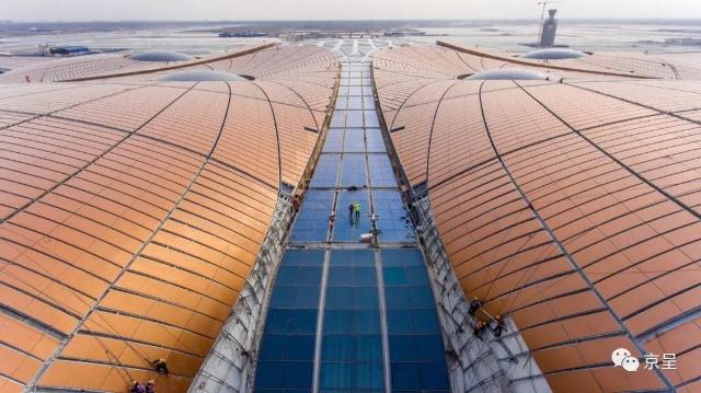 بالصور: مطار بكين الجديد  يظهر على شكل 