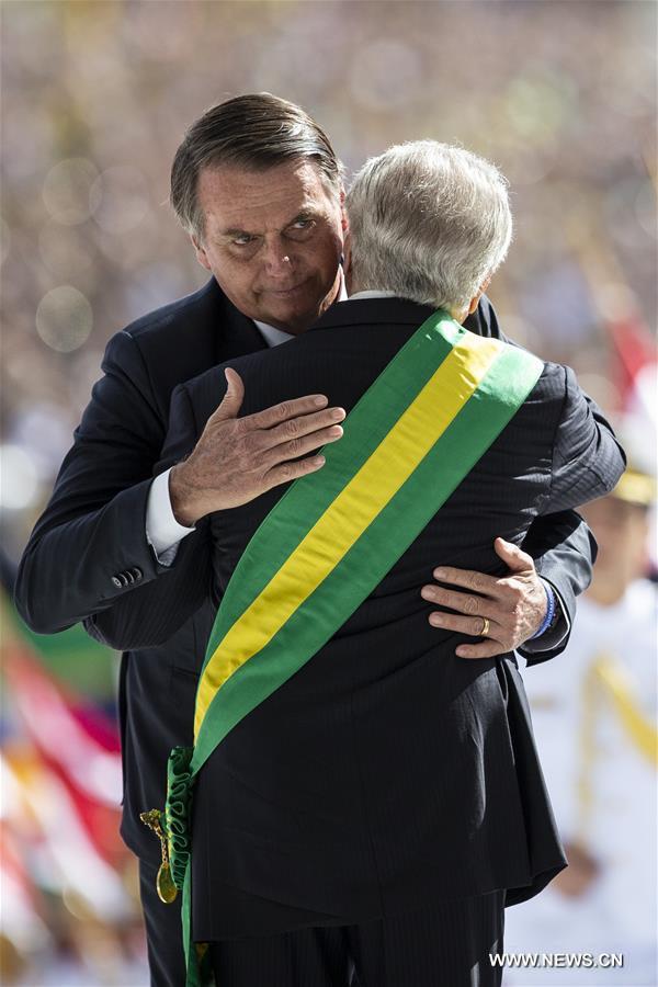 بولسونارو يؤدي اليمين الدستورية ويتعهد باعادة بناء البرازيل