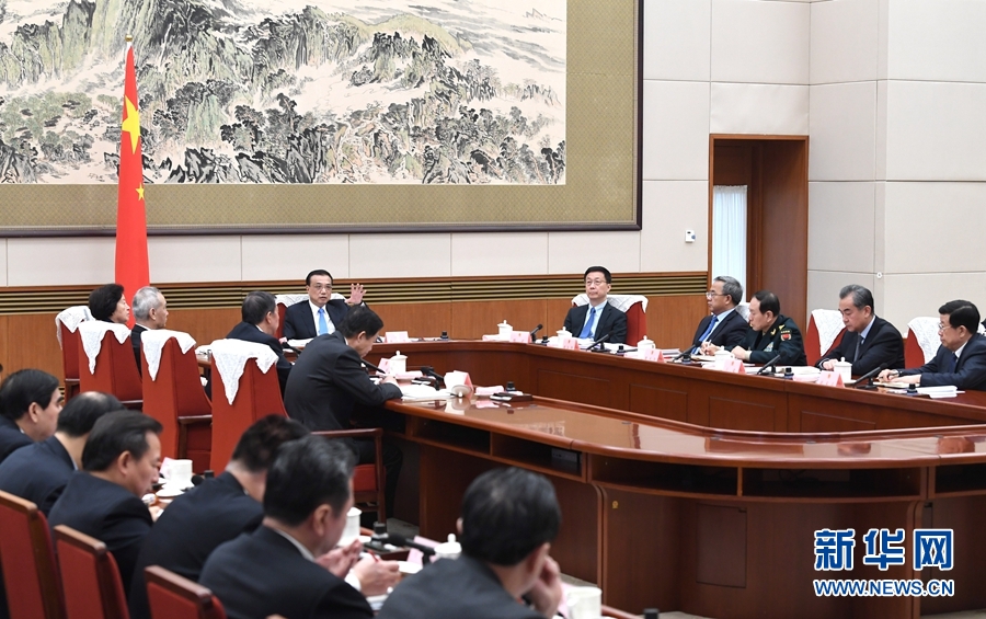 رئيس مجلس الدولة الصيني يحث على ضرورة بذل الجهود للحفاظ على النمو الاقتصادي ضمن نطاق معقول