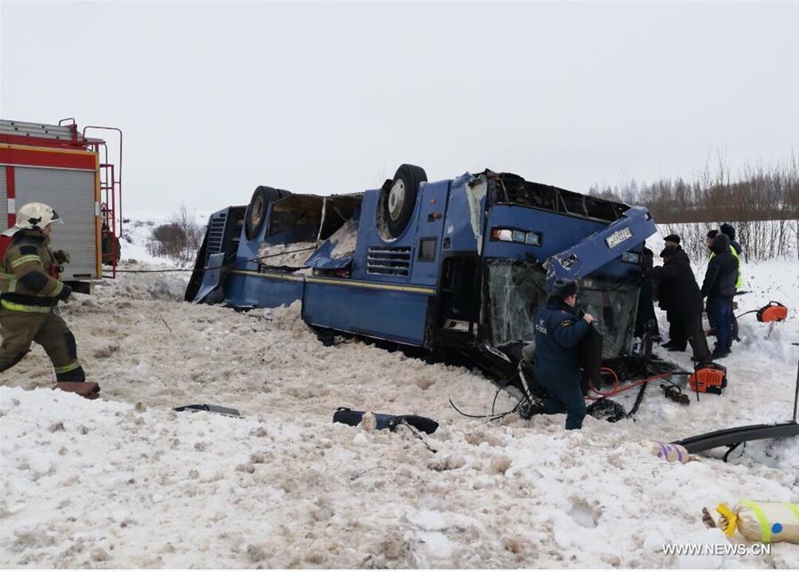مصرع 7 وإصابة 31 إثر انقلاب حافلة روسية