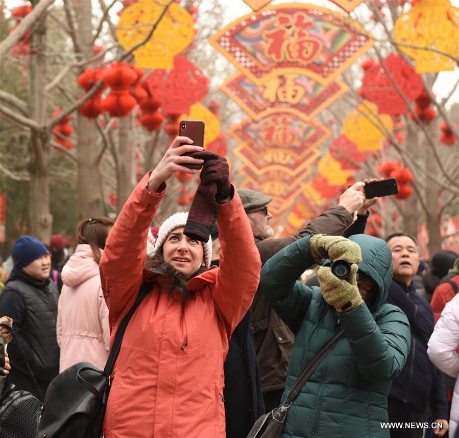 مهرجانات المعابد للاحتفال بعيد الربيع الصيني 