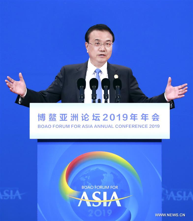 رئيس مجلس الدولة: الحكومة الصينية تفي بوعودها بشأن تخفيض الضرائب