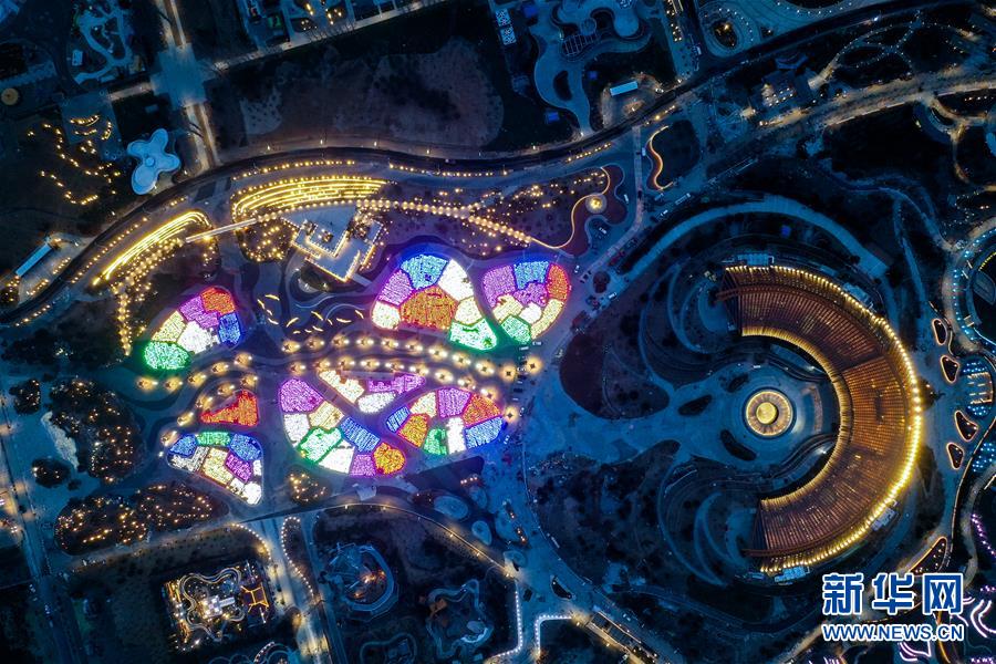 بالصور: مناظر ليلية لحديقة معرض إكسبو بكين للبستنة 2019