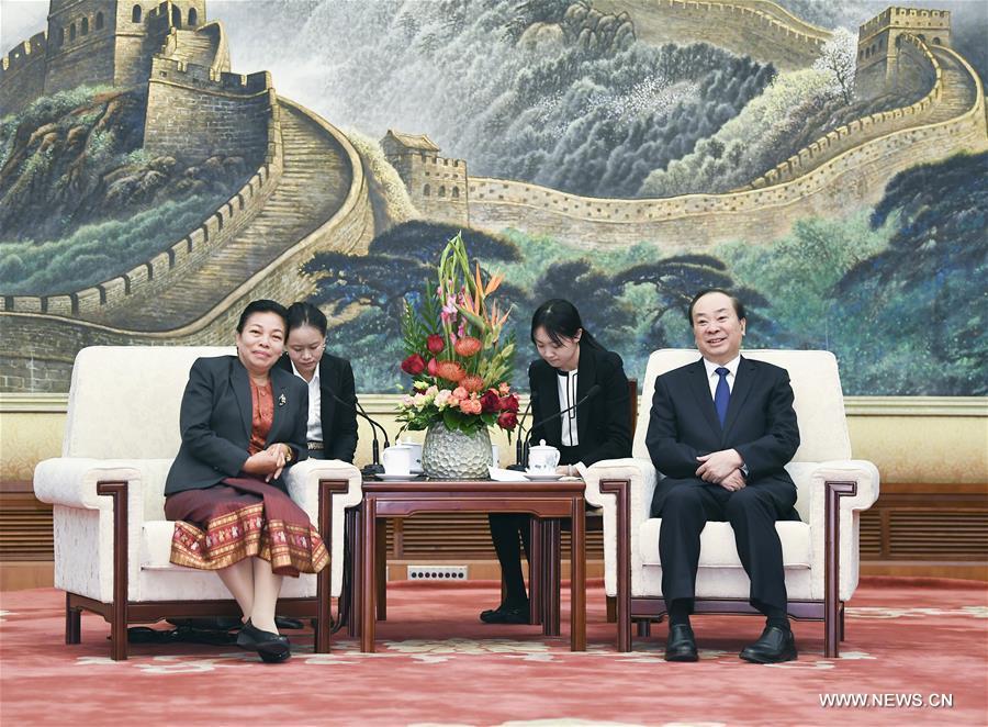مسؤول كبير بالحزب الشيوعي الصيني يلتقي بوفد من لاوس
