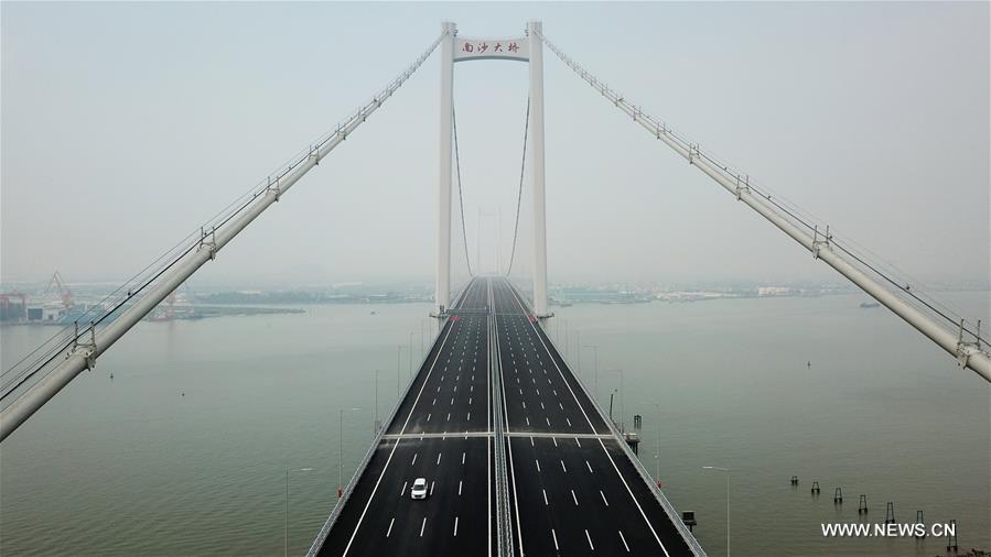 افتتاح جسر جديد لتعزيز النقل في منطقة الخليج بجنوب الصين