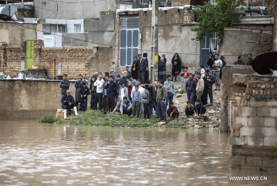 62 قتيلا على الأقل جراء فيضانات بأرجاء إيران
