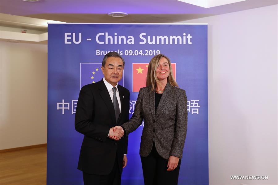 وزير الخارجية الصيني يلتقي مسؤولة السياسة الخارجية بالاتحاد الأوروبي