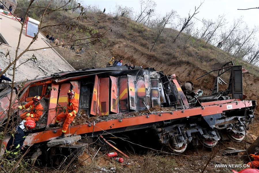 العثور على ستة قتلى في حادث قطار خرج عن القضبان في وسط الصين