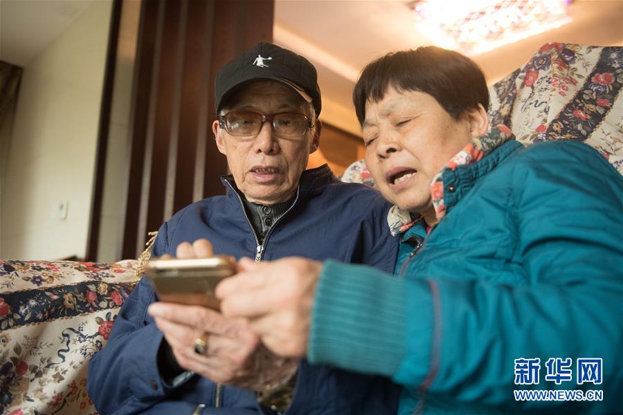 بالصور: مسنون يختارون حياة الشيخوخة الجماعية