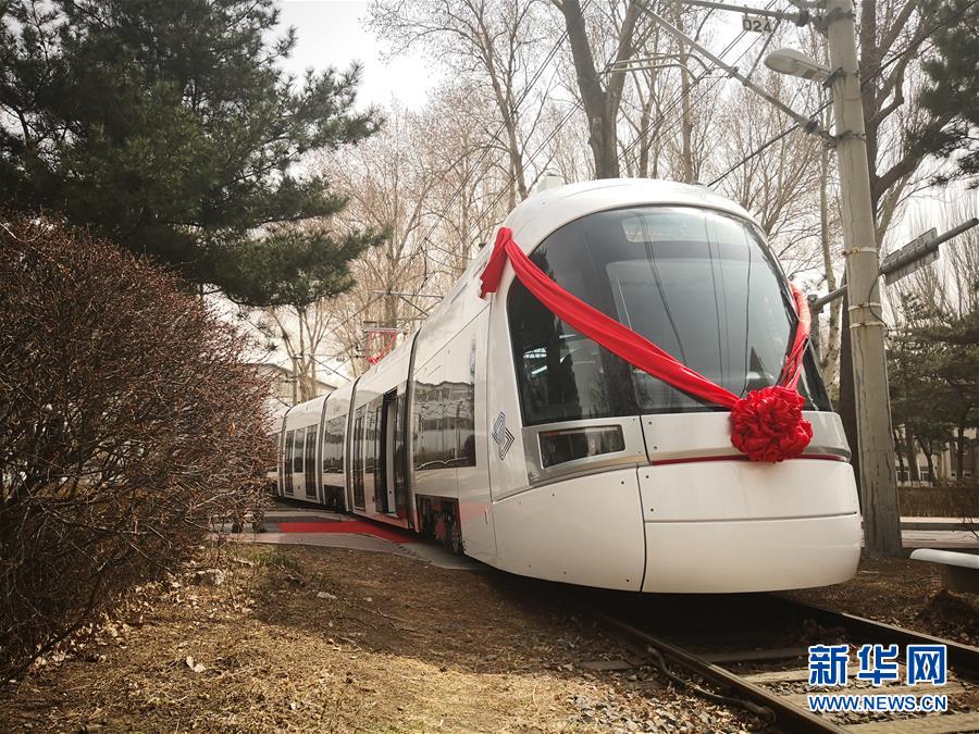 شركة صينية تنتج قطارا للسكة الحديدية الخفيفة مضادا للانفجار
