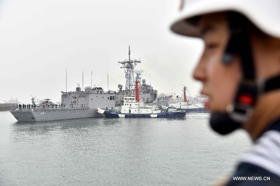 سفن من 11 دولة تصل إلى تشينغداو للاحتفال بالذكرى الـ70 لتأسيس سلاح البحرية الصيني