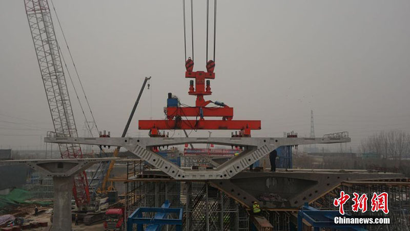سرعة الصين.... الجسور المشيدة عبر تجميع الأجزاء الحديدية المجهزة