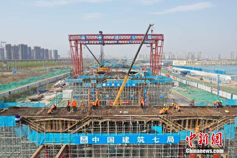 سرعة الصين.... الجسور المشيدة عبر تجميع الأجزاء الحديدية المجهزة
