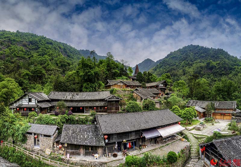 بالصور: قرية قديمة عمرها 400 عام في جنوب الصين