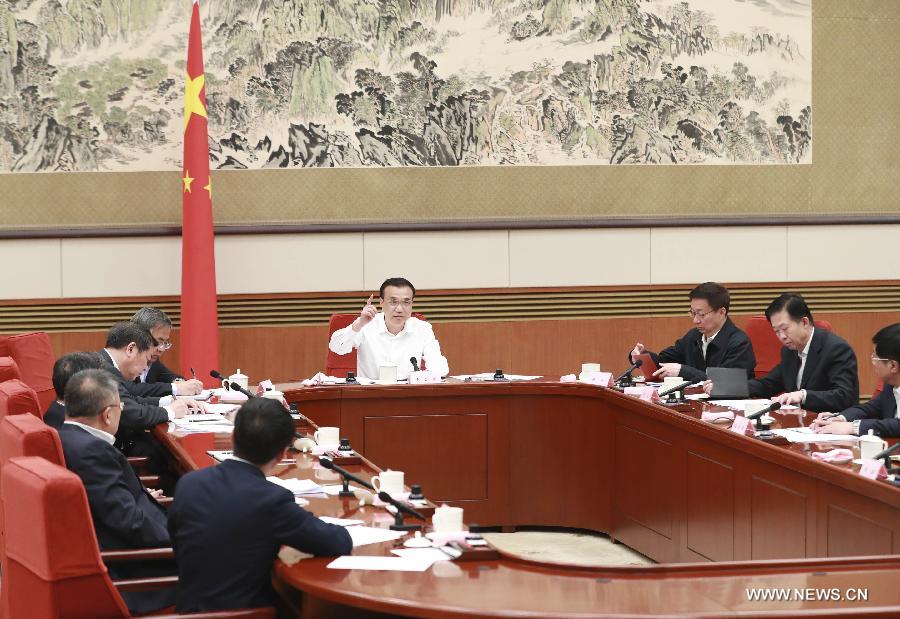 رئيس مجلس الدولة الصيني يؤكد أهمية التخفيضات الضريبية في مساعدة الشركات وتعزيز حيوية السوق
